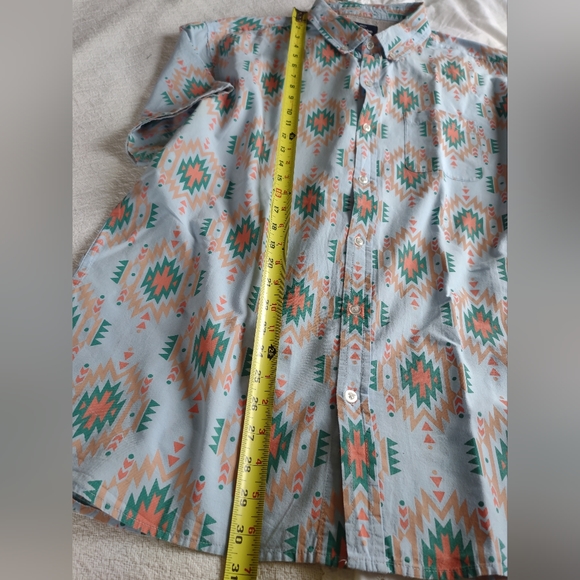 Men's fun and funky tribal/ southwest/ patterned 100% cotton button up T-shirt. - Picture 6 of 8